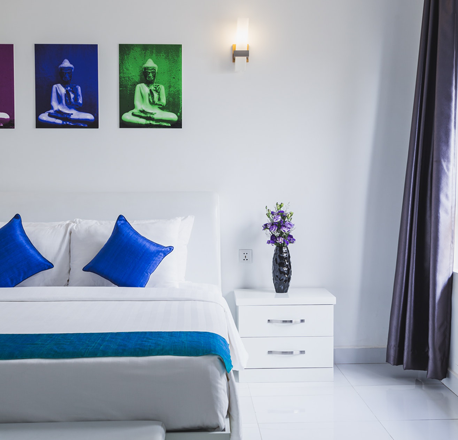 Suite bedroom with art